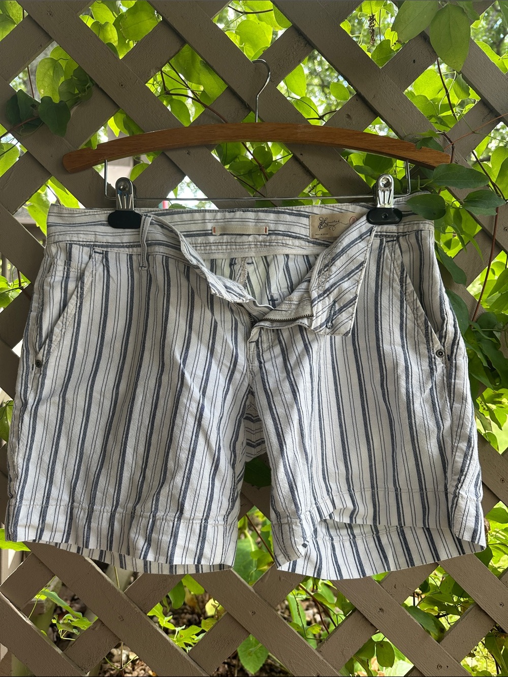 Limited edition GAP striped shorts